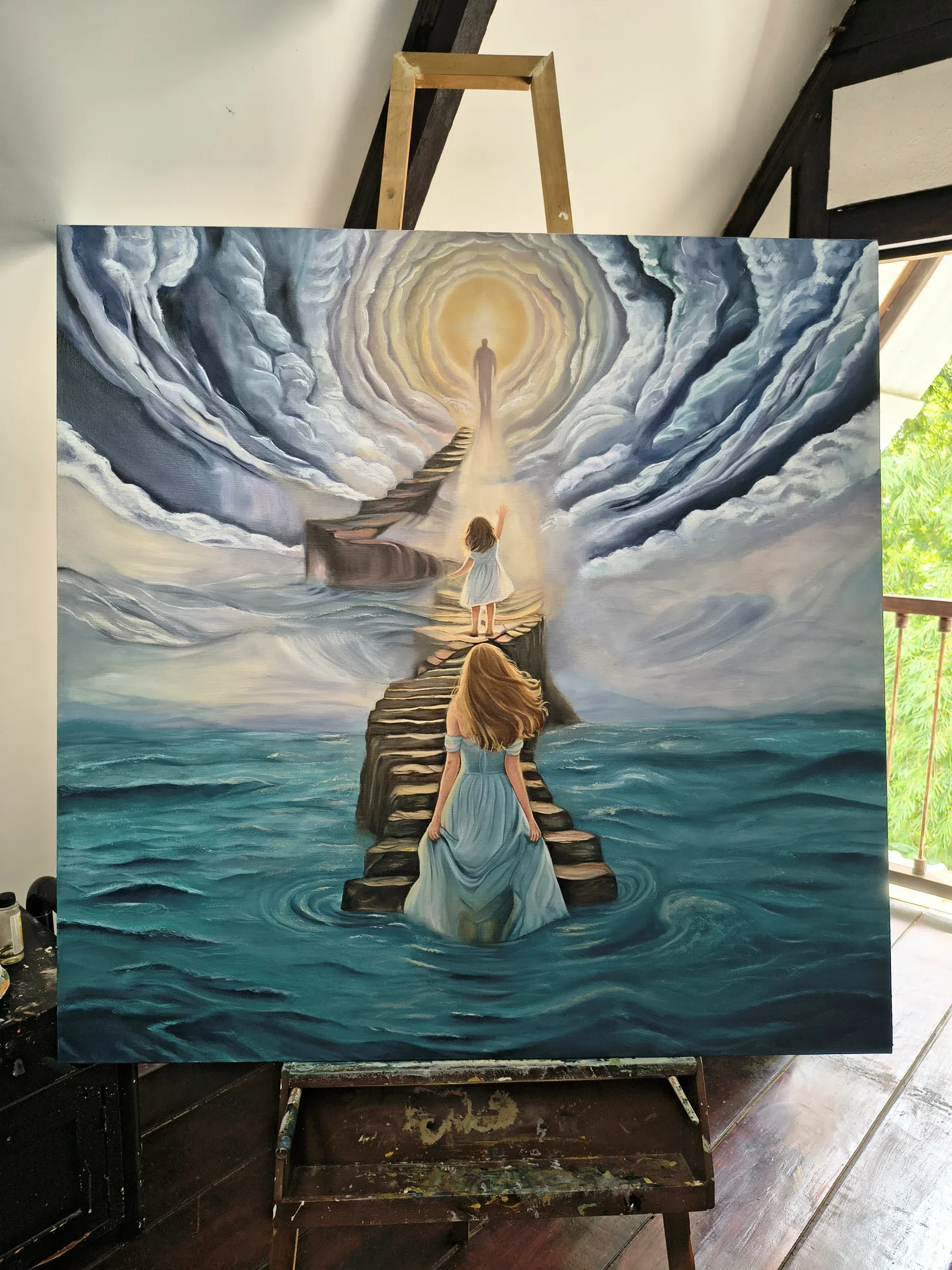 La obra terminada en el caballete del taller